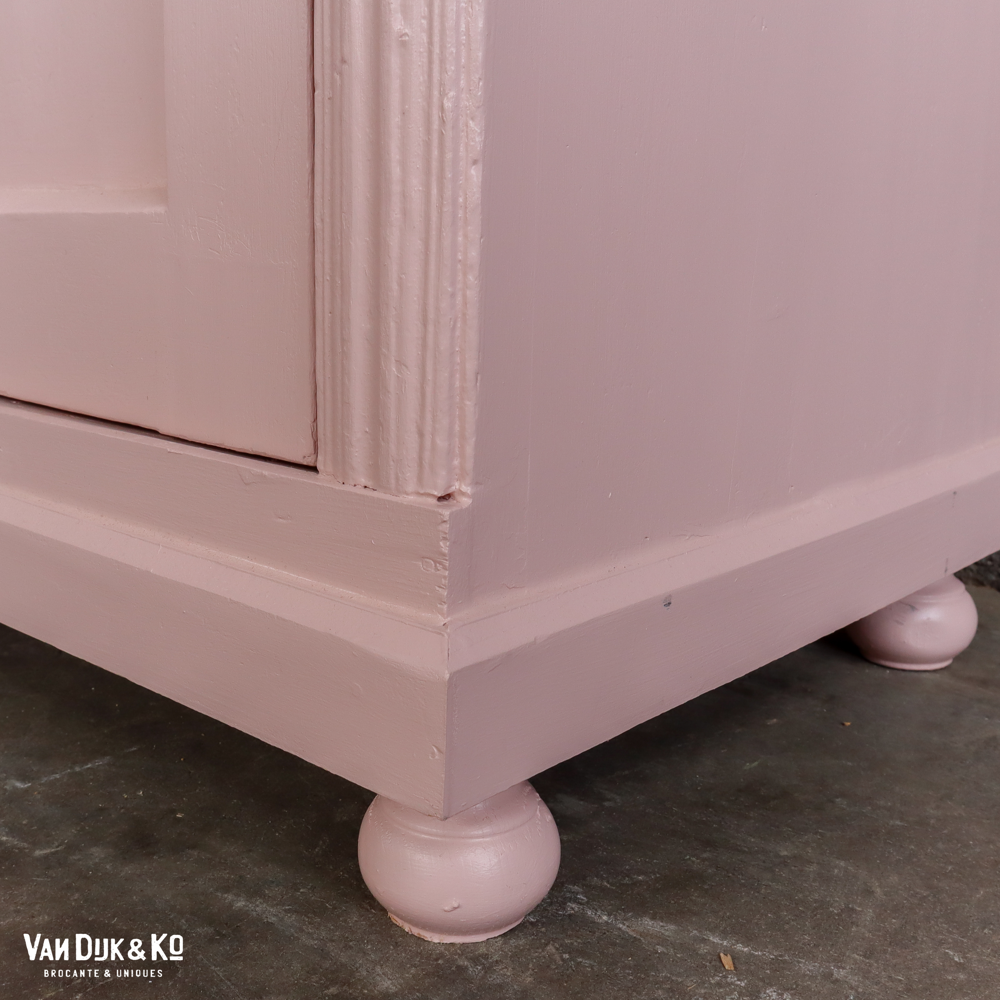Roze eendeurs linnenkast - Afbeelding 7
