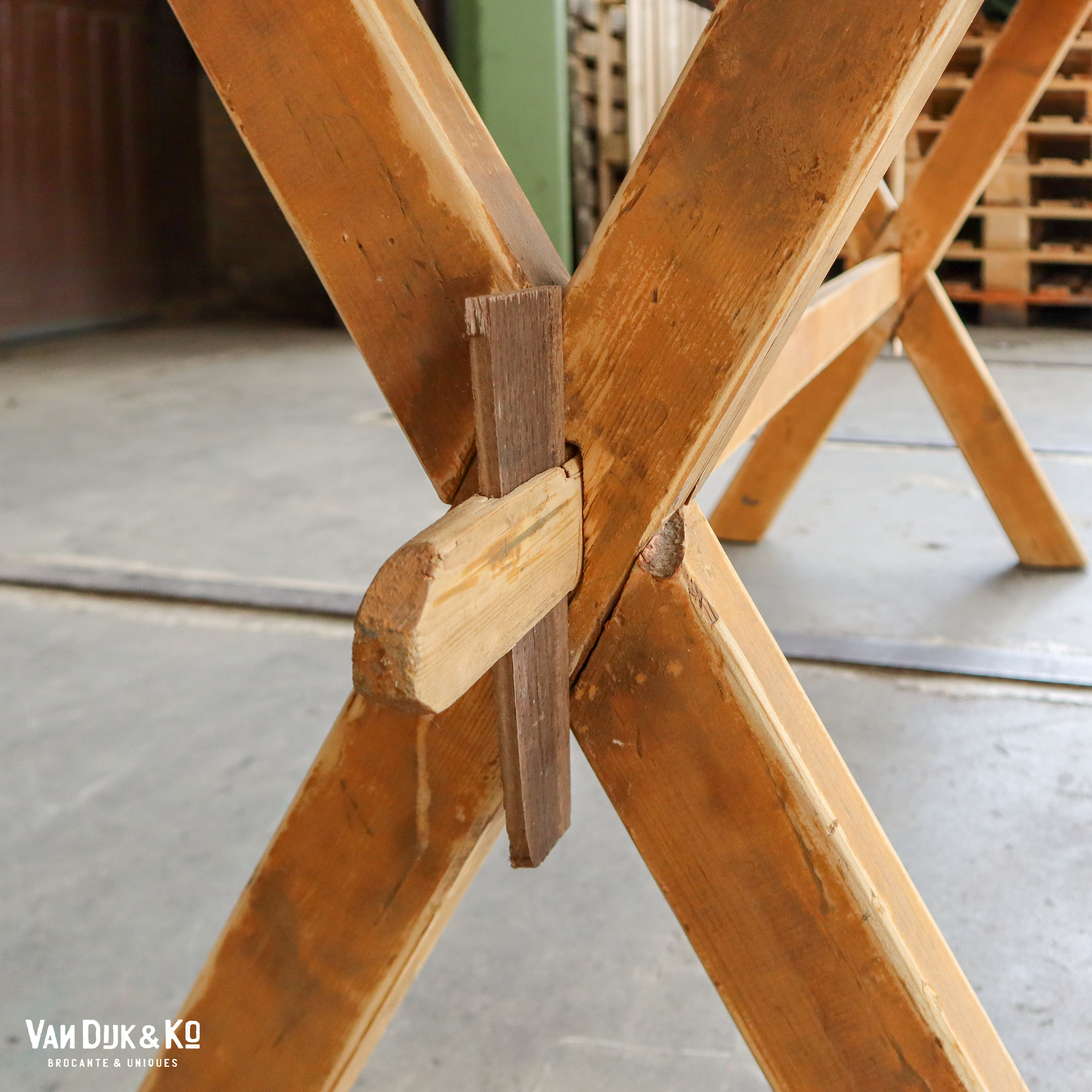 Houten kruispoot werktafel - Afbeelding 5