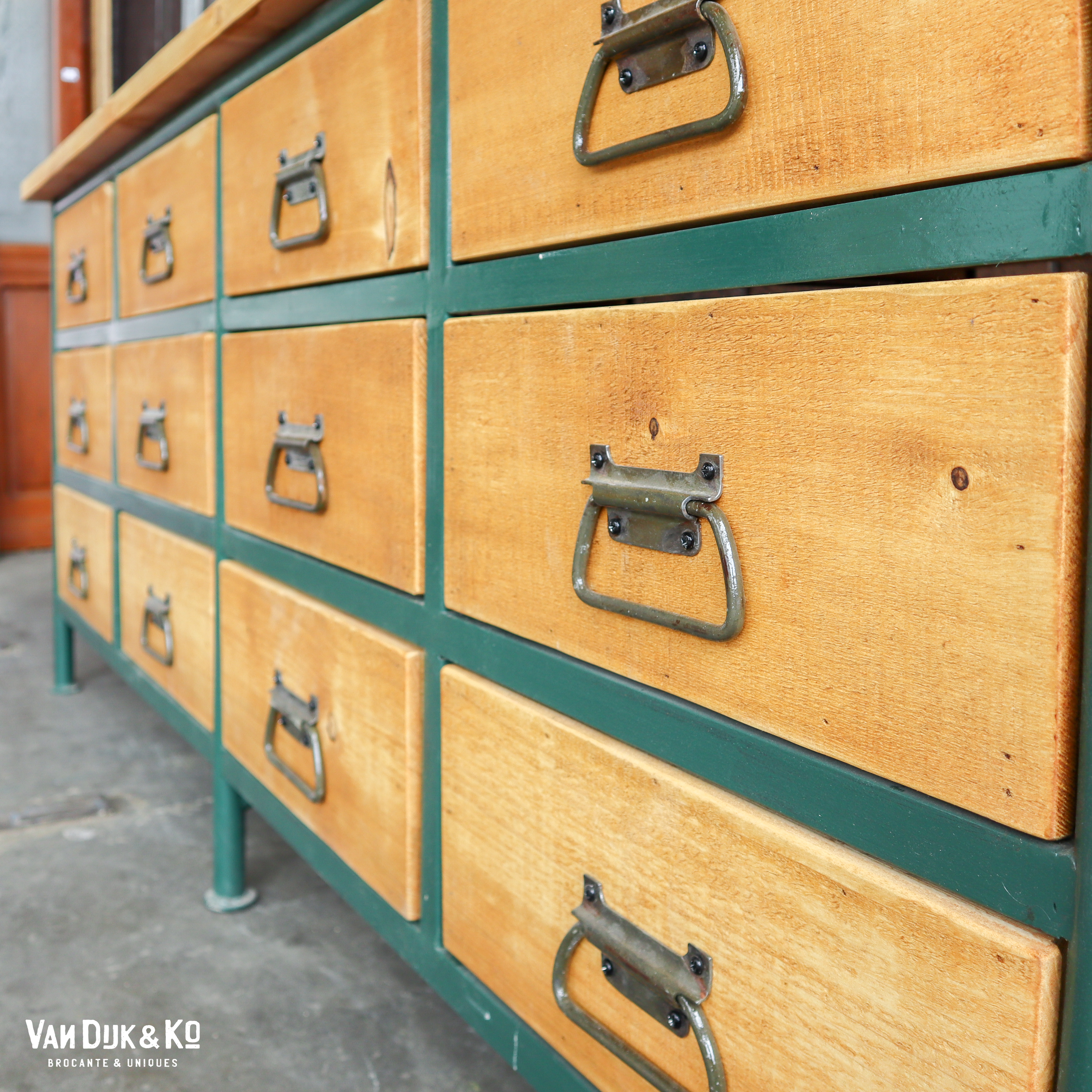Industrieël dressoir - Afbeelding 6