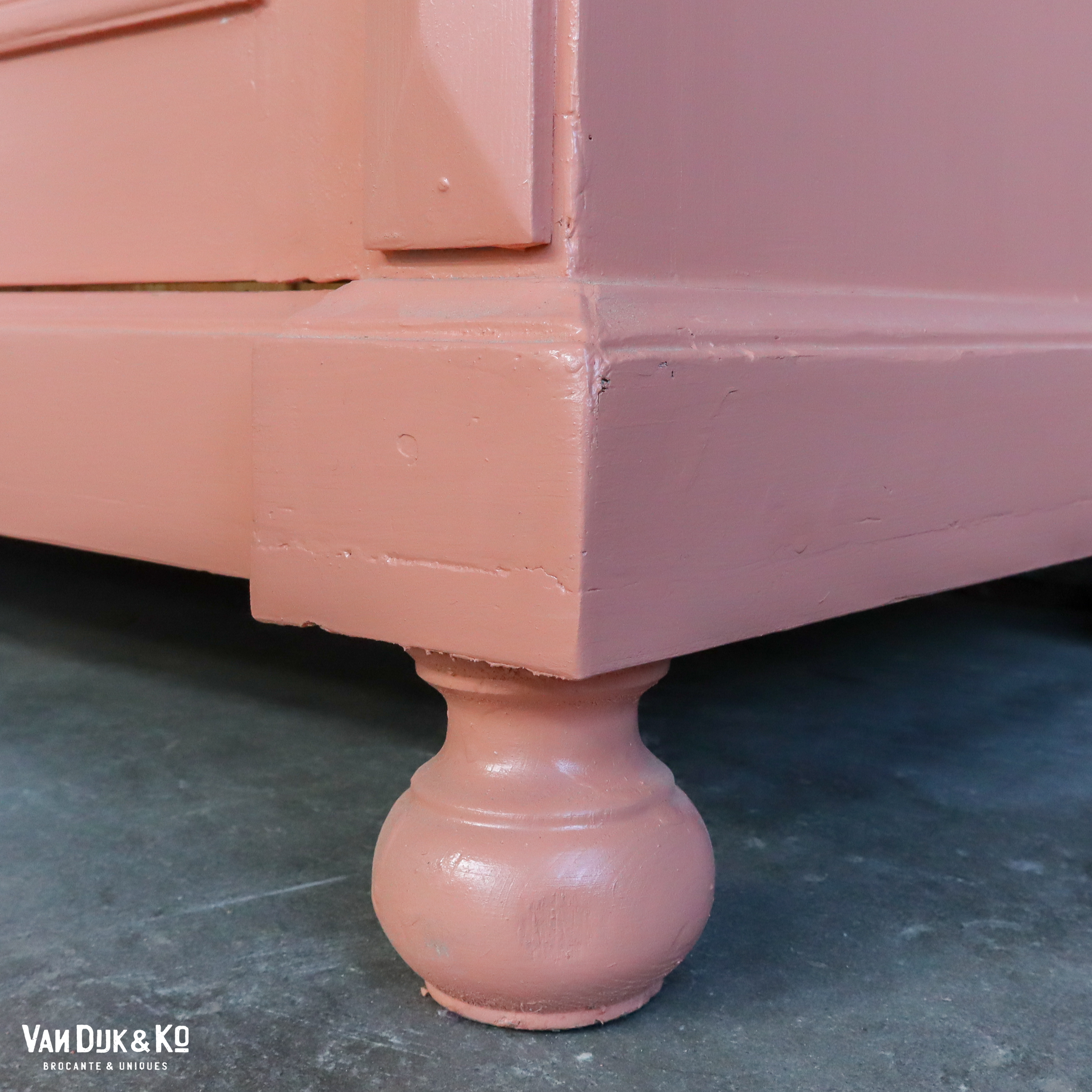 Brocante roze vitrinekast - Afbeelding 9