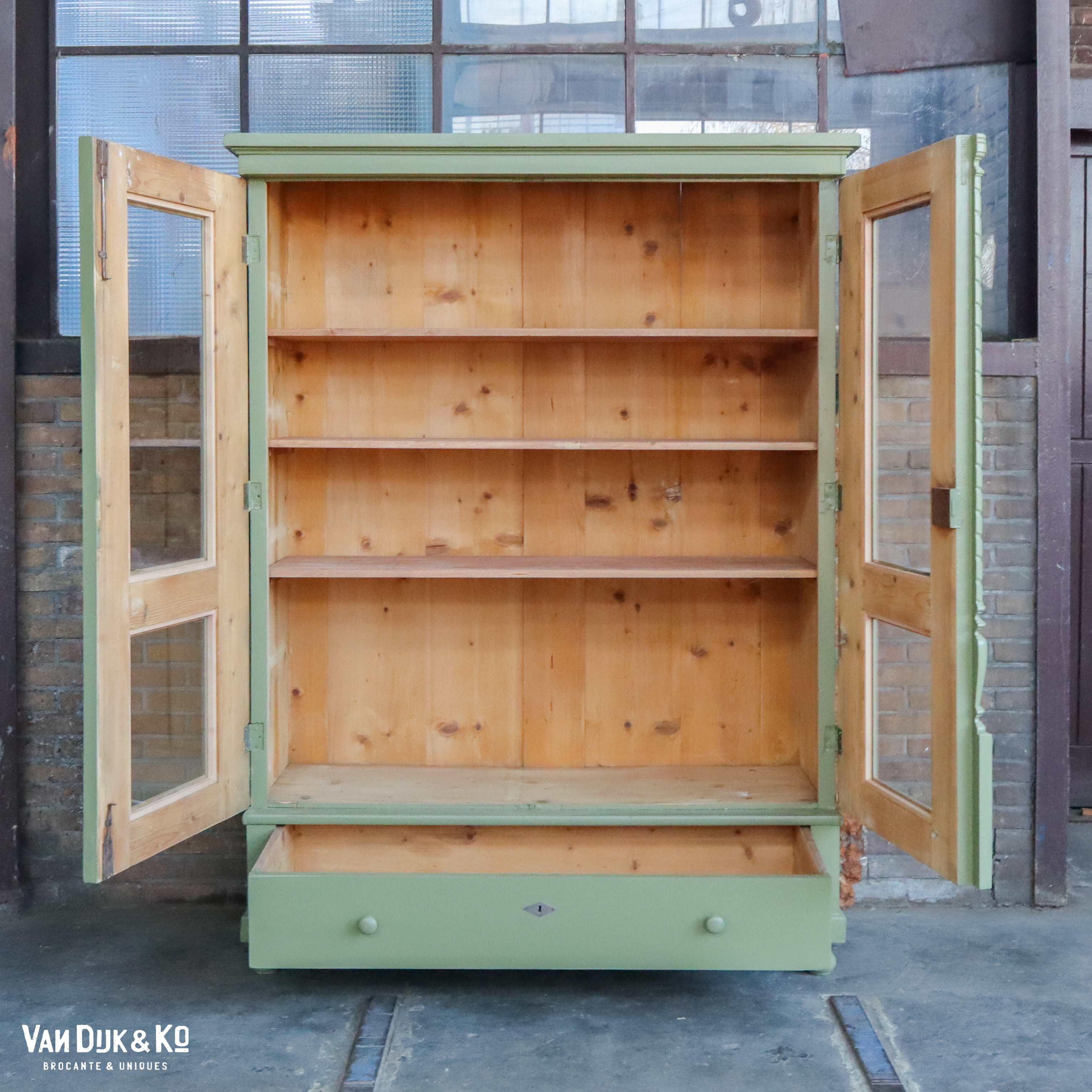 Brocante groene vitrinekast - Afbeelding 3