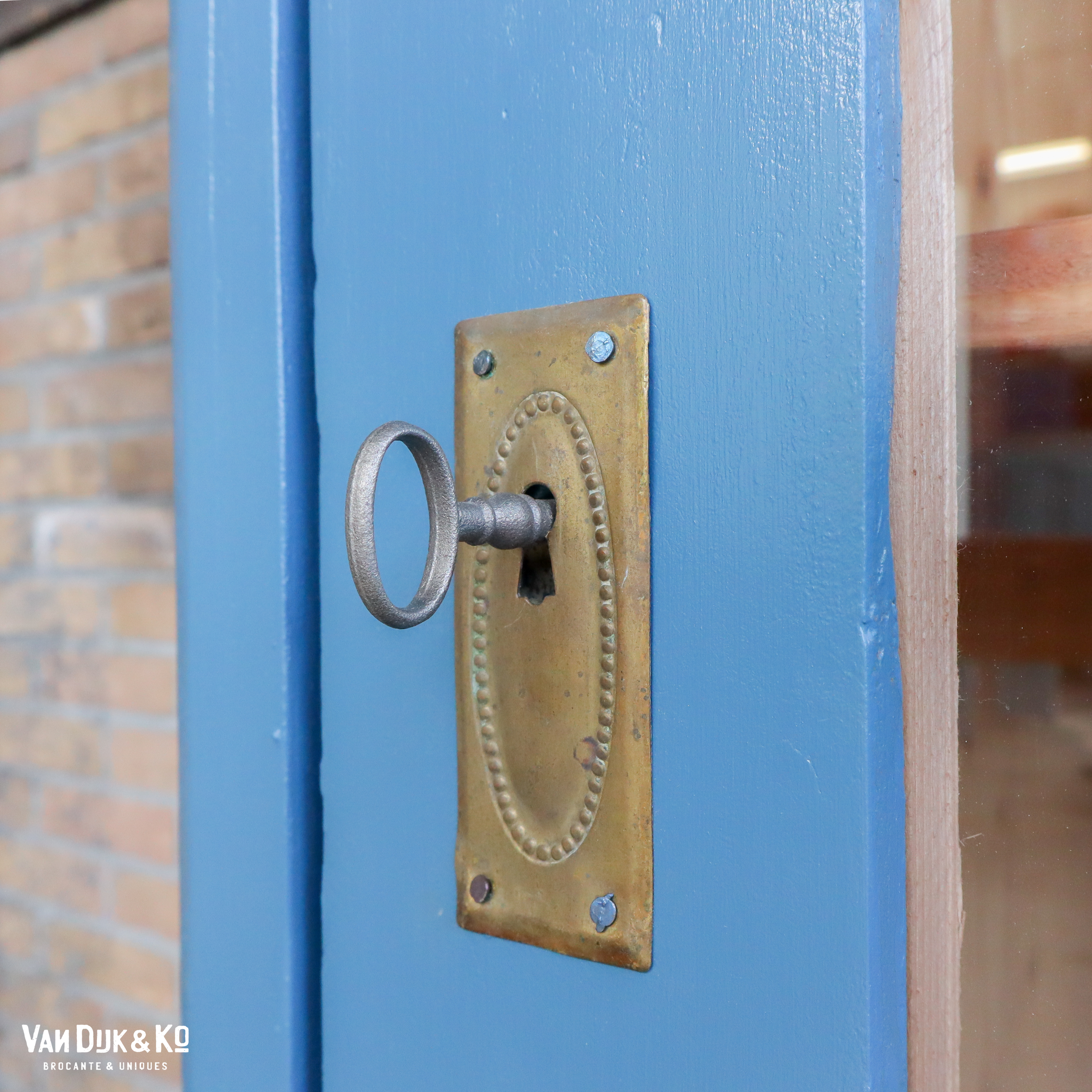 Blauwe eendeurs vitrinekast - Afbeelding 5