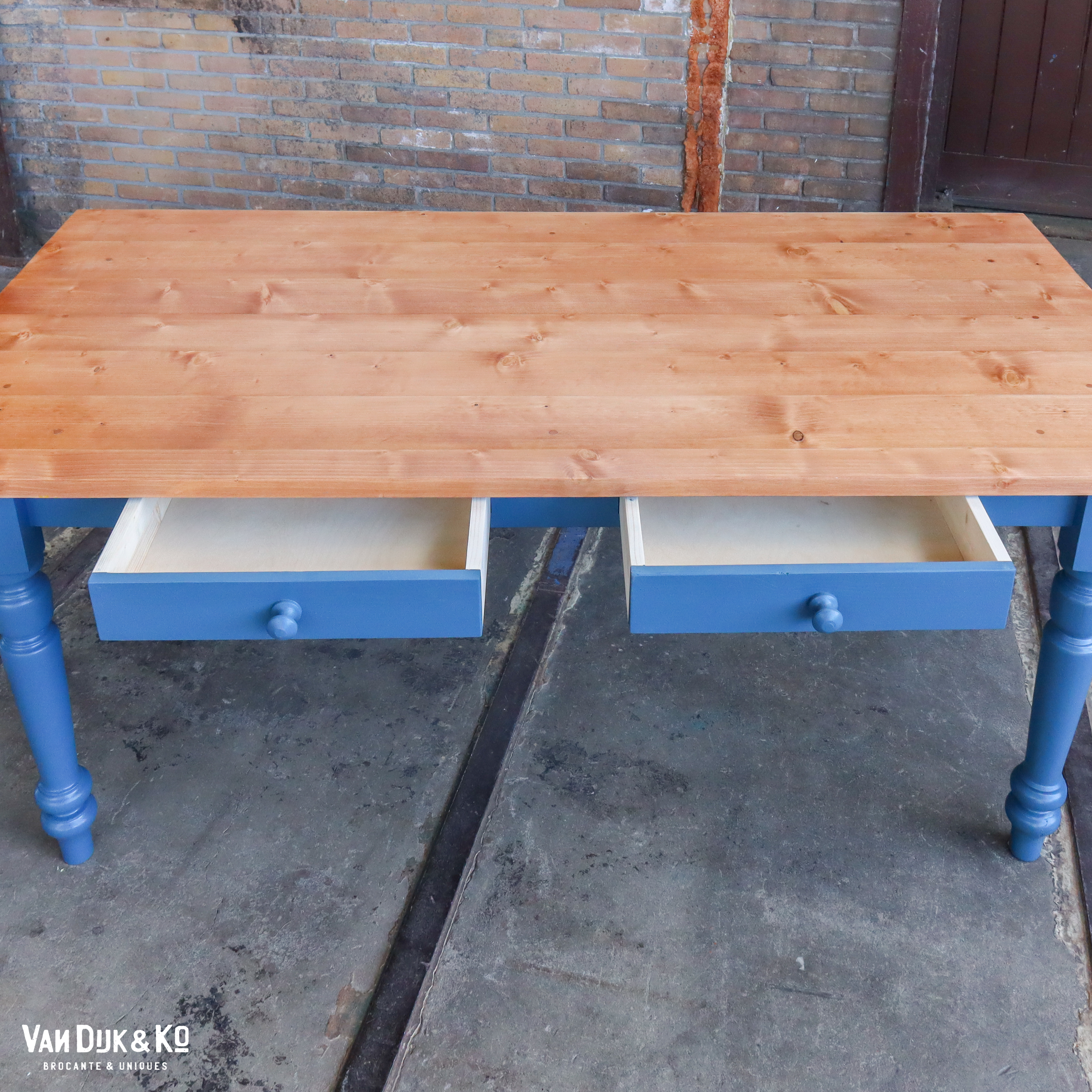 Houten tafel - Afbeelding 4