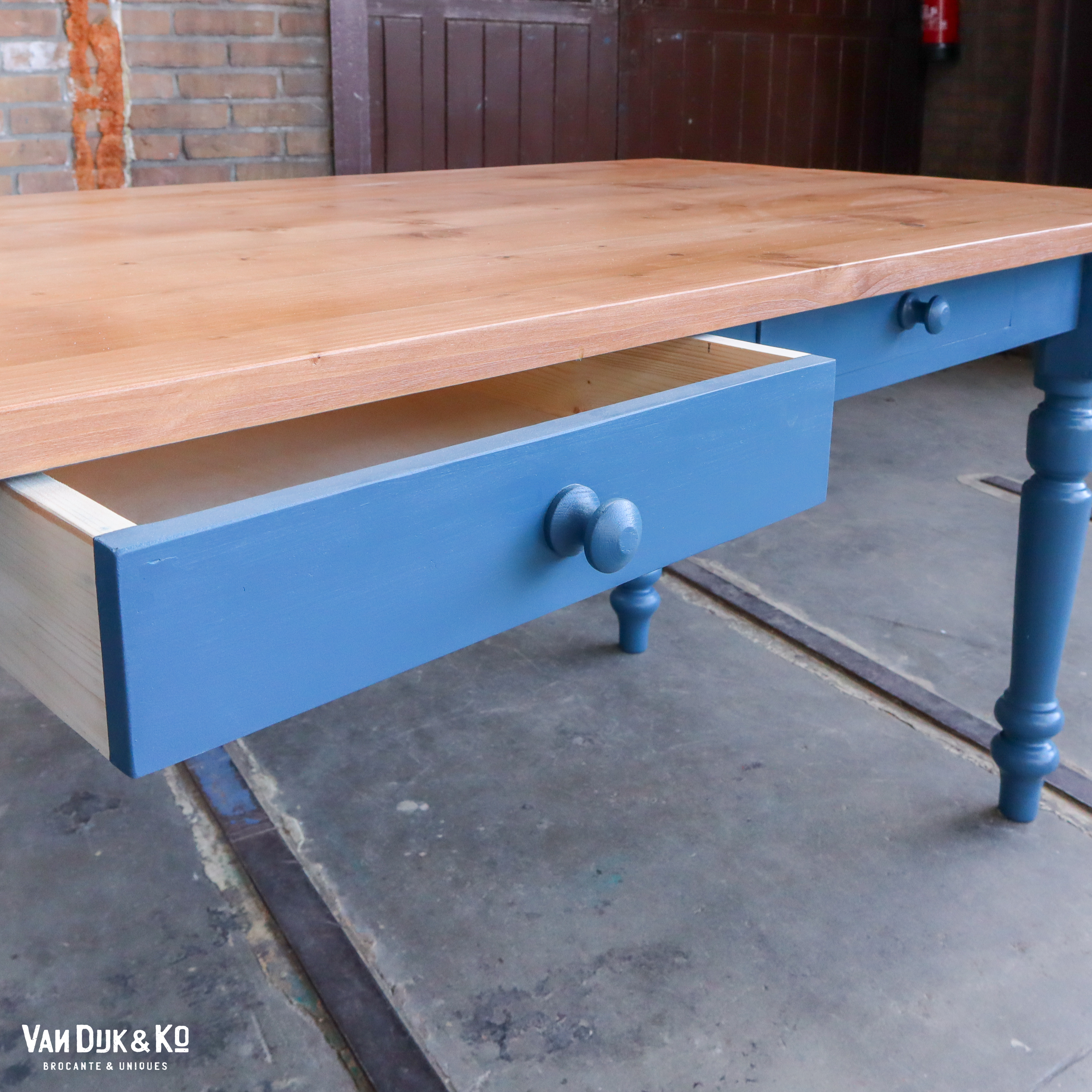 Houten tafel - Afbeelding 5