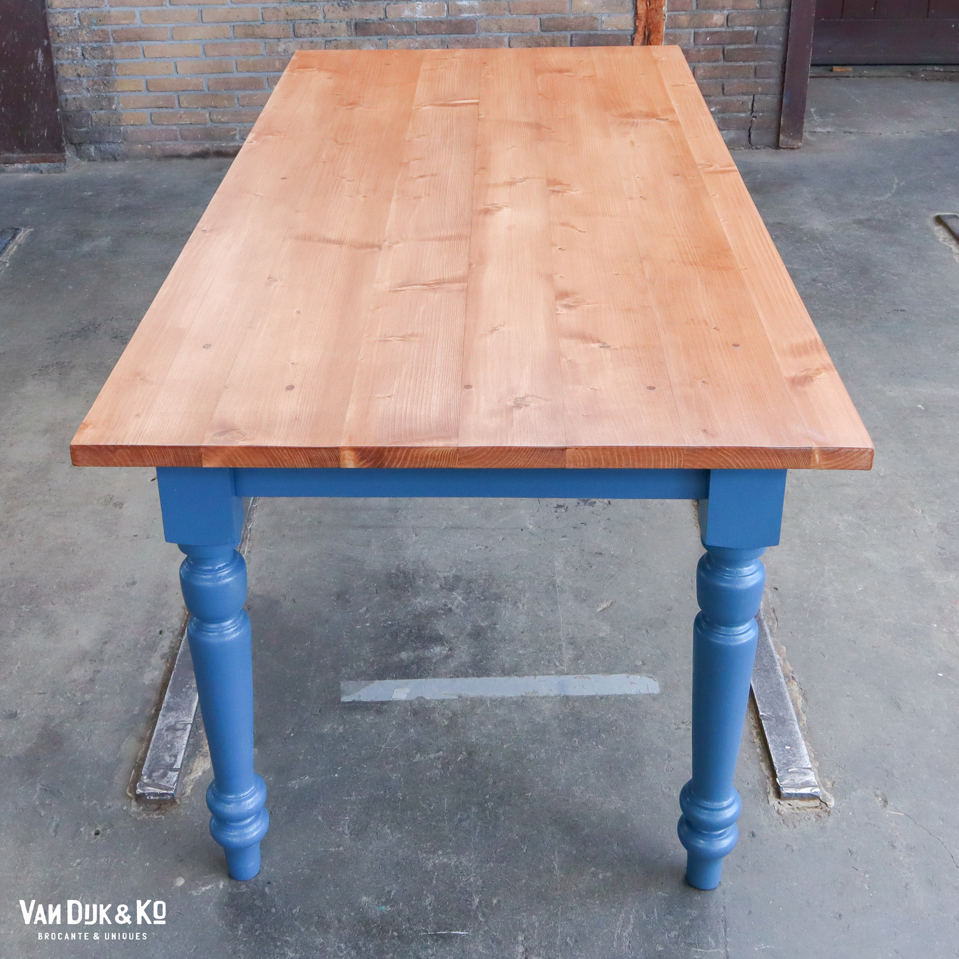 Houten tafel - Afbeelding 3