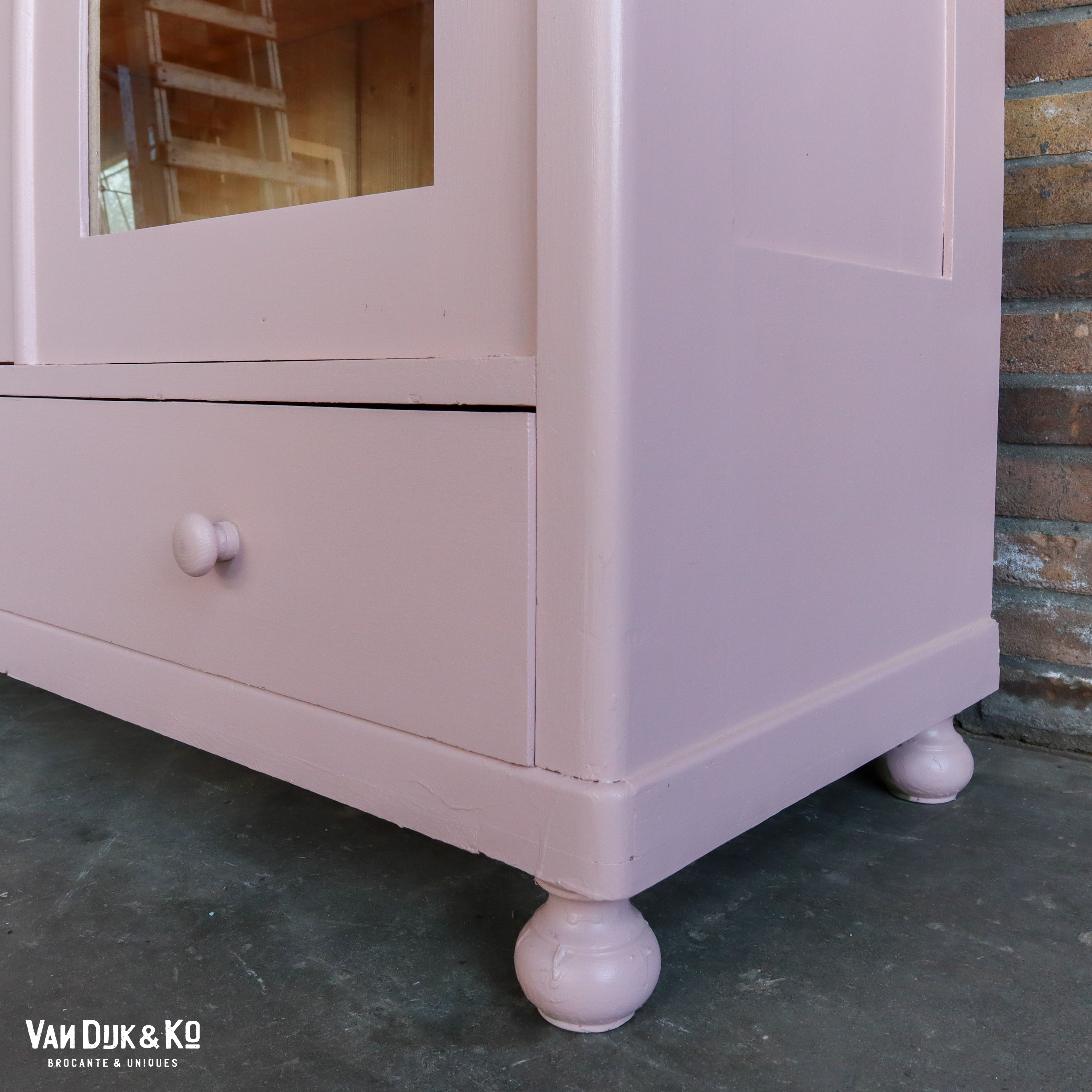 Roze vitrinekast - Afbeelding 7