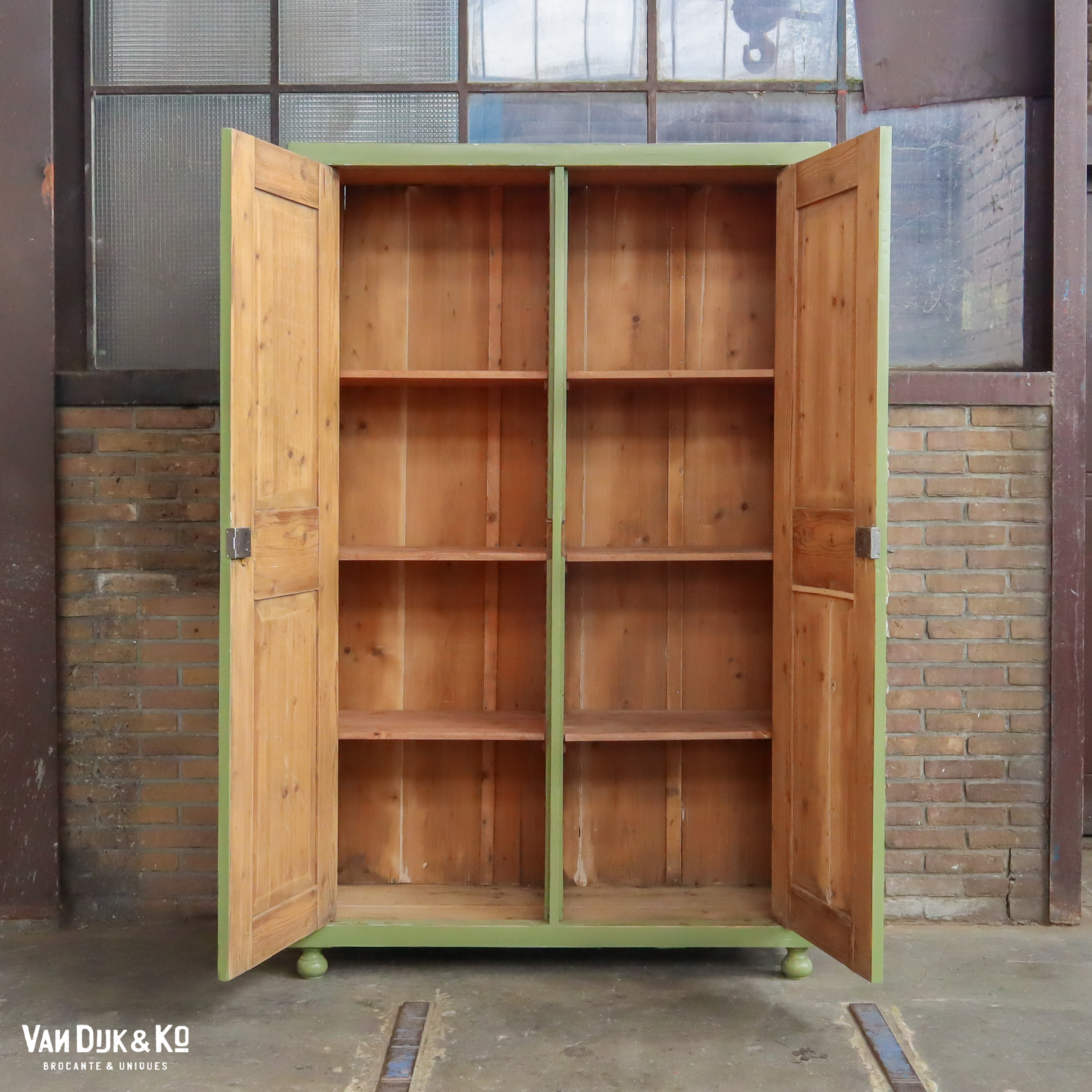 Groene tweedeurs kast - Afbeelding 3