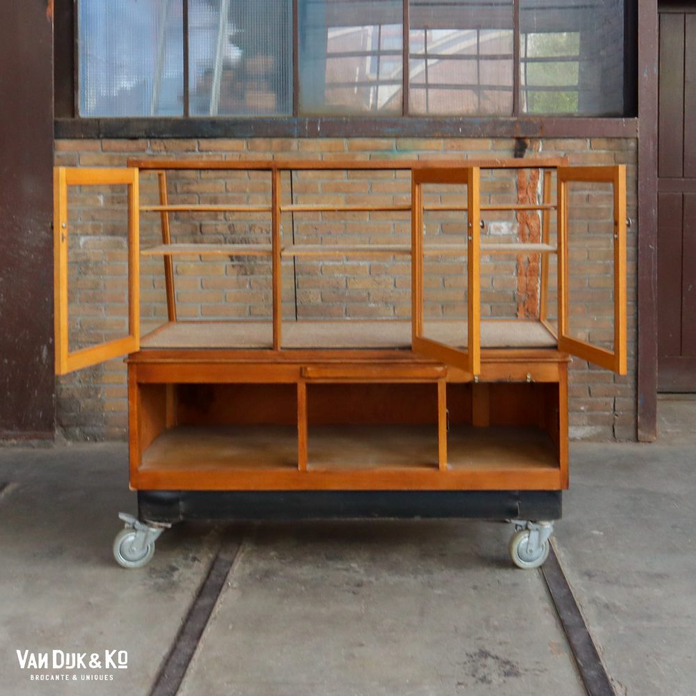 Vintage bakkersvitrine - Esmé Groningen - Afbeelding 6