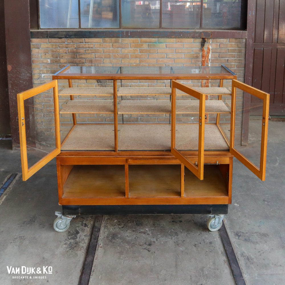 Vintage bakkersvitrine - Esmé Groningen - Afbeelding 7