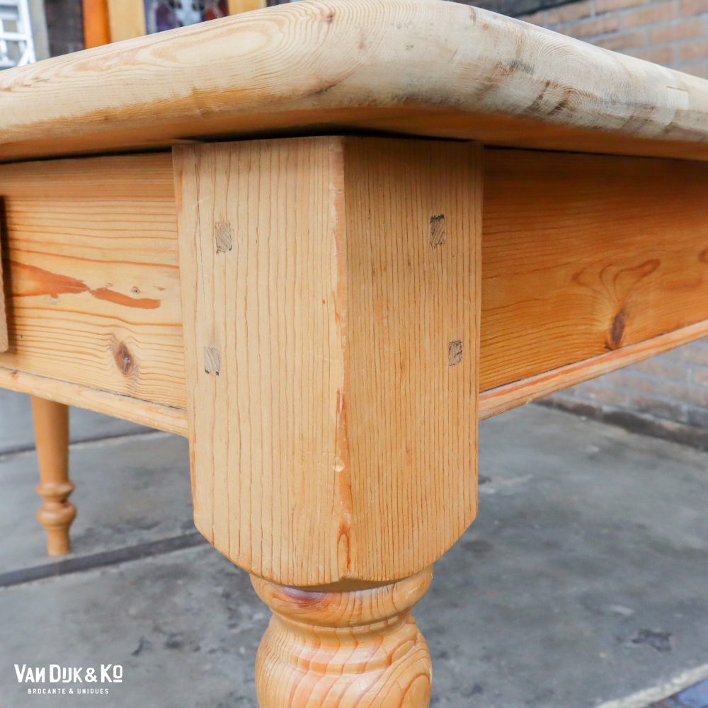 Houten tafel - Afbeelding 6