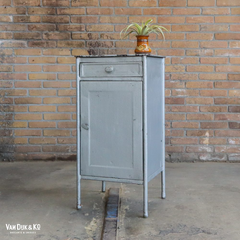 Vintage metalen nachtkastjes - Afbeelding 4