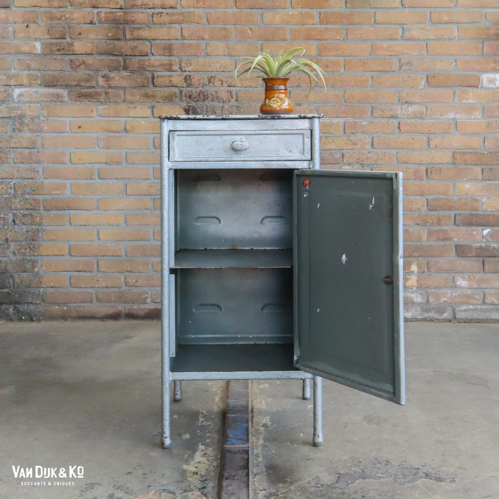 Vintage metalen nachtkastjes - Afbeelding 10