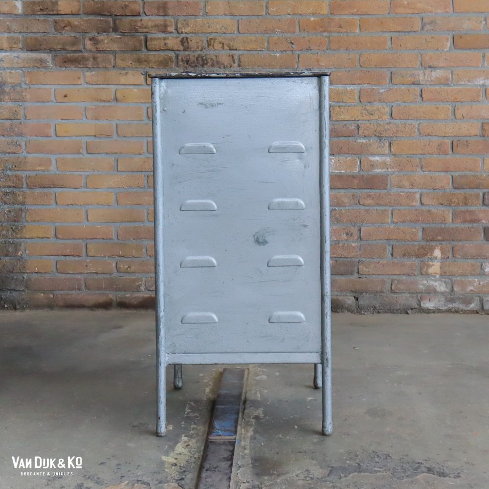 Vintage metalen nachtkastjes - Afbeelding 6
