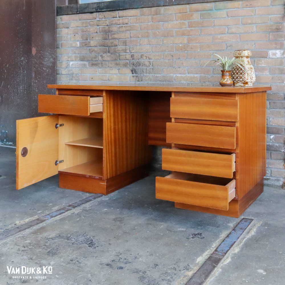 Vintage bureau