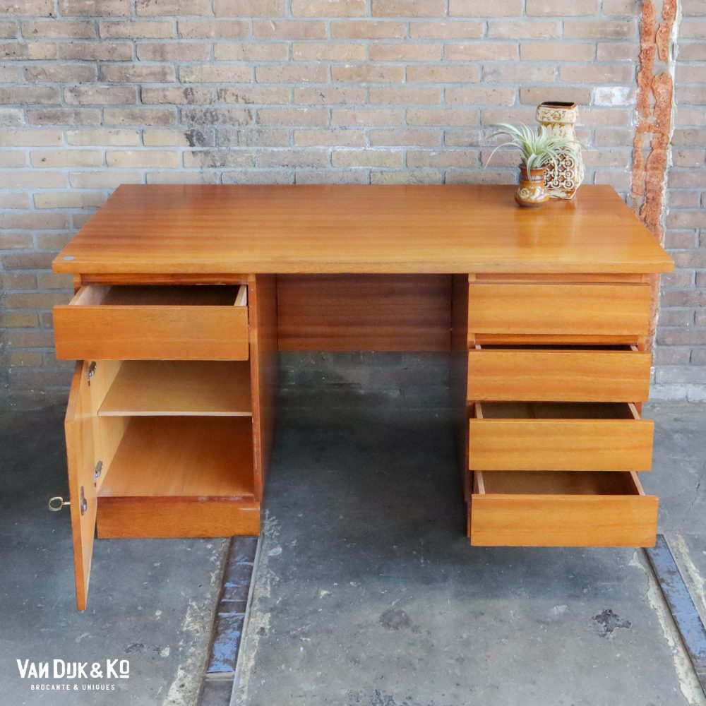 Vintage bureau