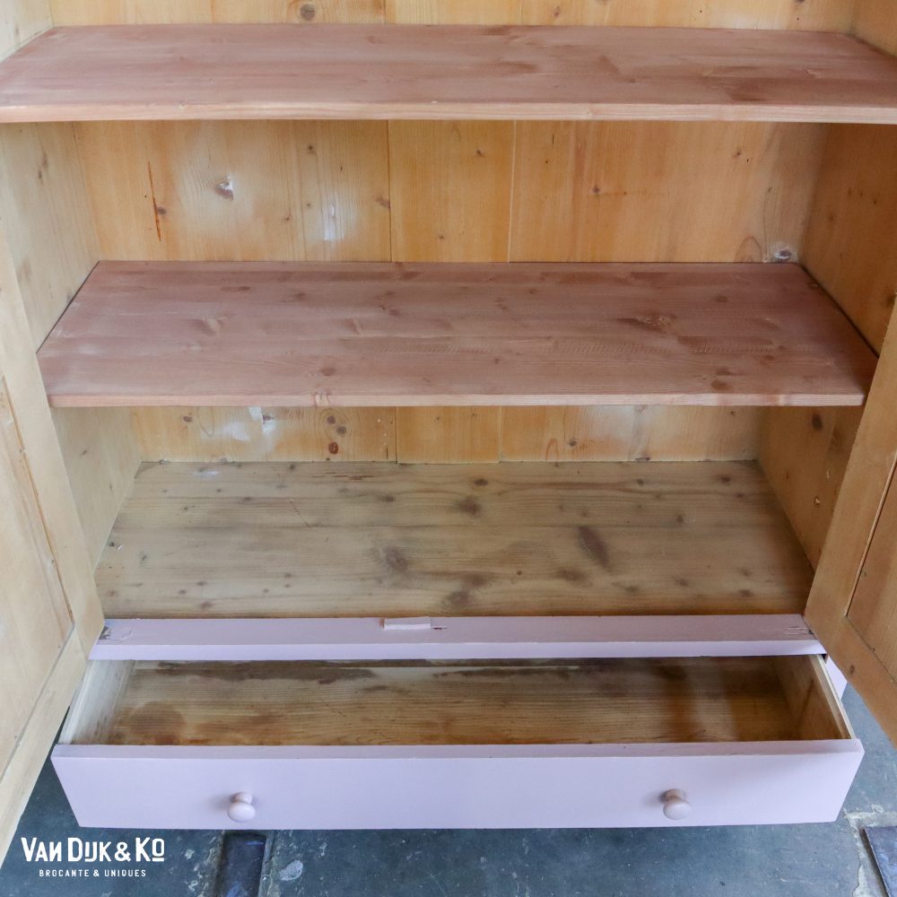 Brocante linnenkast met bloemen - Afbeelding 4