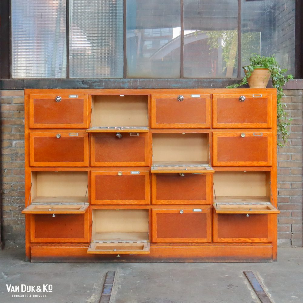 Vintage kleppenkast - Afbeelding 2