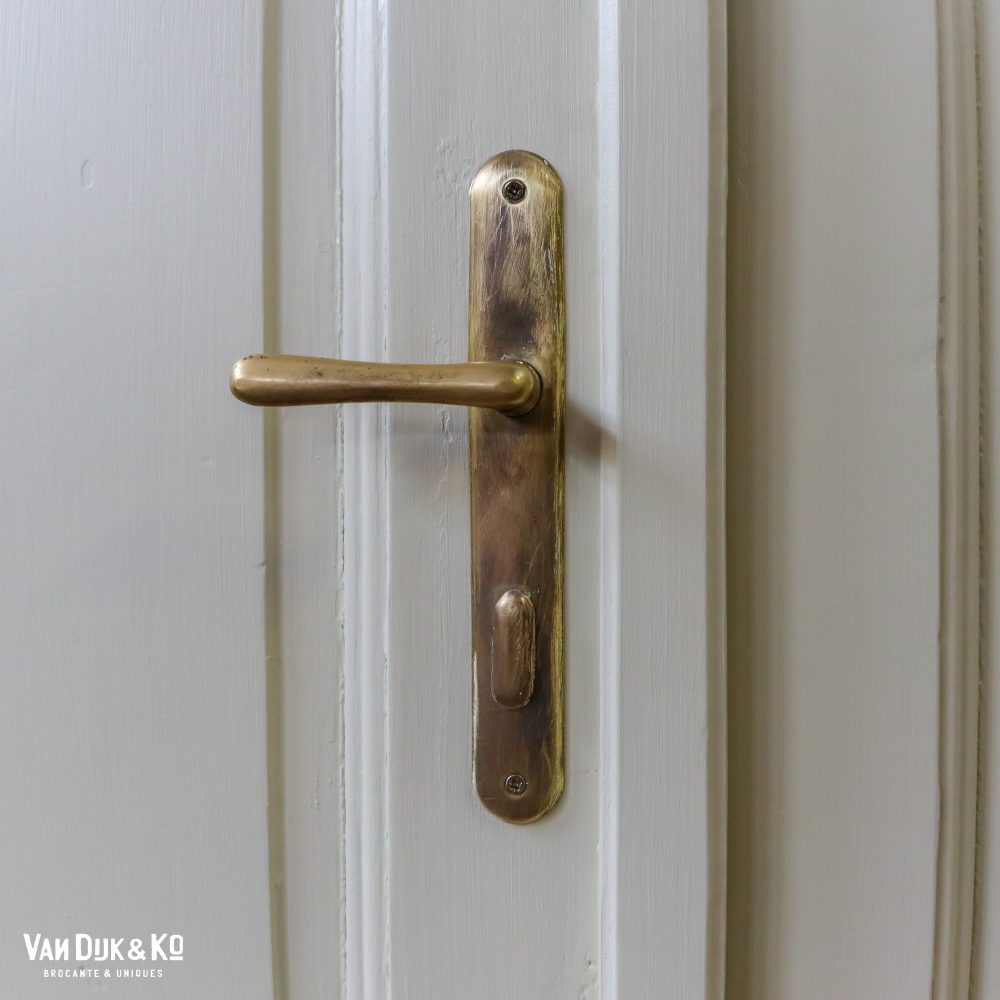 Hoge kast met ensuite deuren – VD&Ko maatwerk - Afbeelding 9