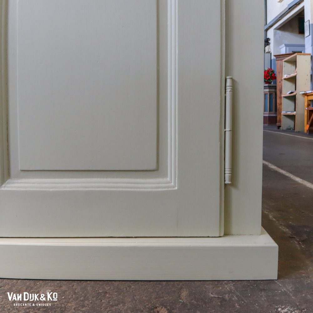 Hoge kast met ensuite deuren – VD&Ko maatwerk - Afbeelding 10