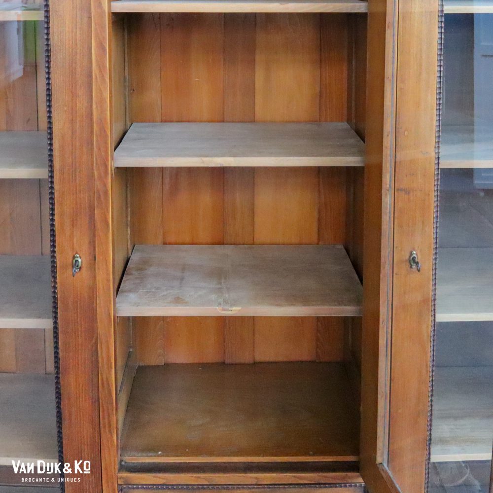 Brocante driedeurs vitrinekast - Afbeelding 5
