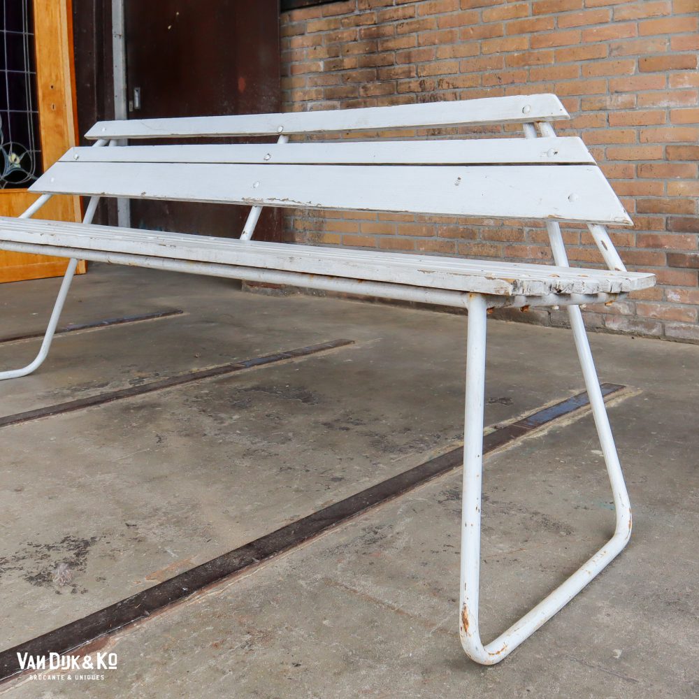 Brocante witte tuinbank - Afbeelding 4