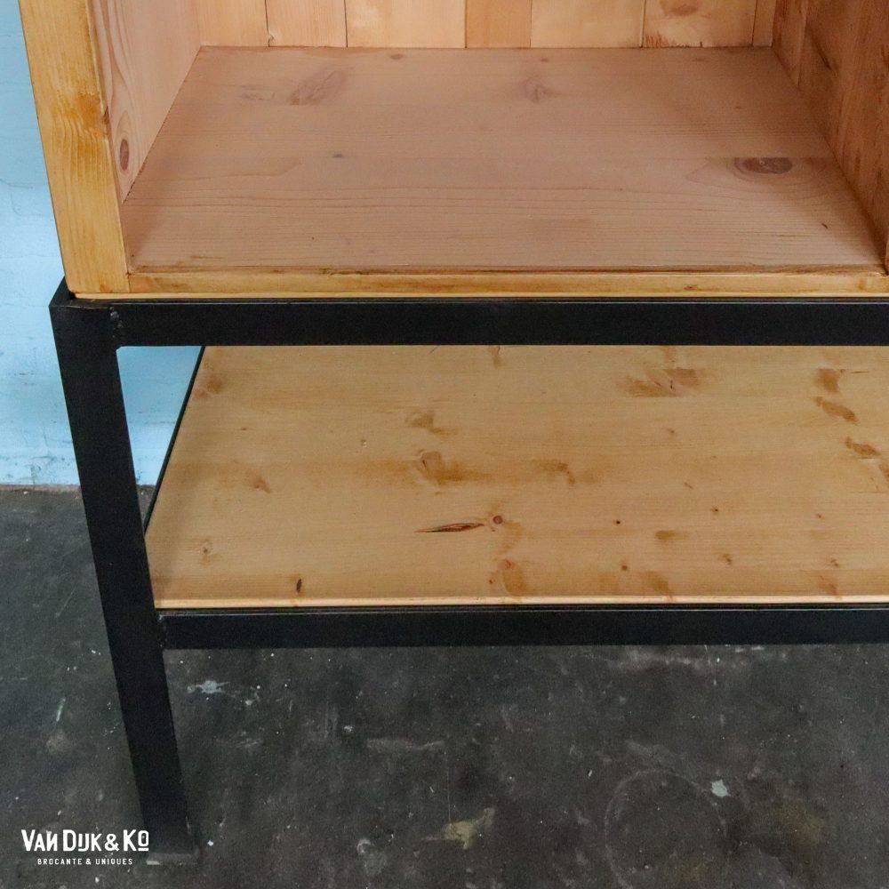 Houten wandkast op metalen frame - Afbeelding 11
