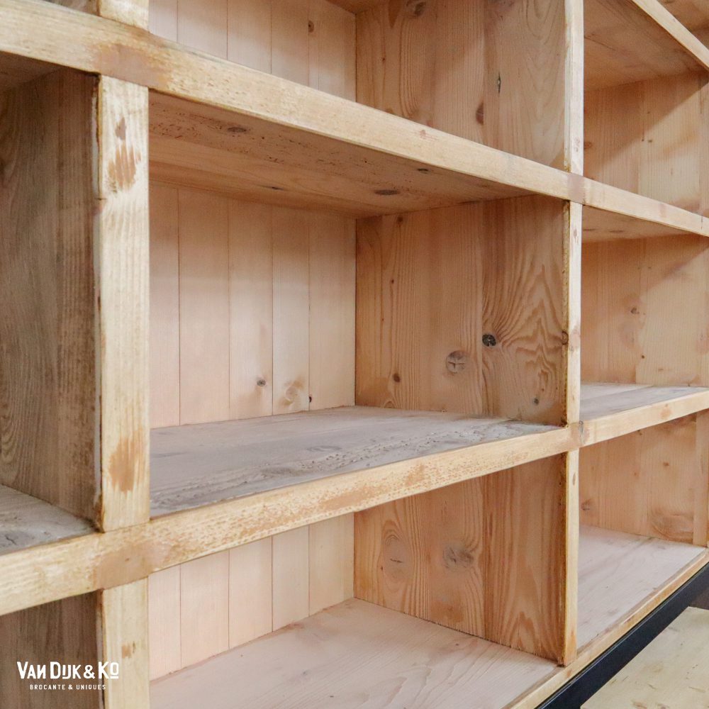 Houten wandkast op metalen frame - Afbeelding 6