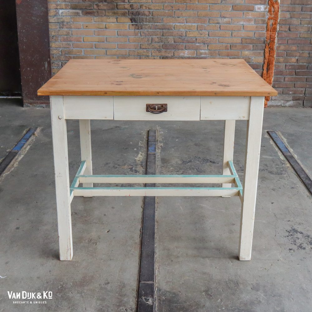Witte houten tafel - Afbeelding 4