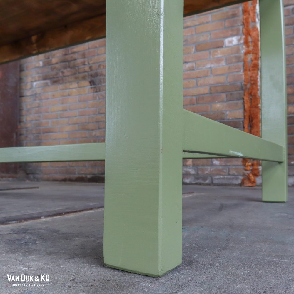 Houten tafel met groen onderstel - Afbeelding 4
