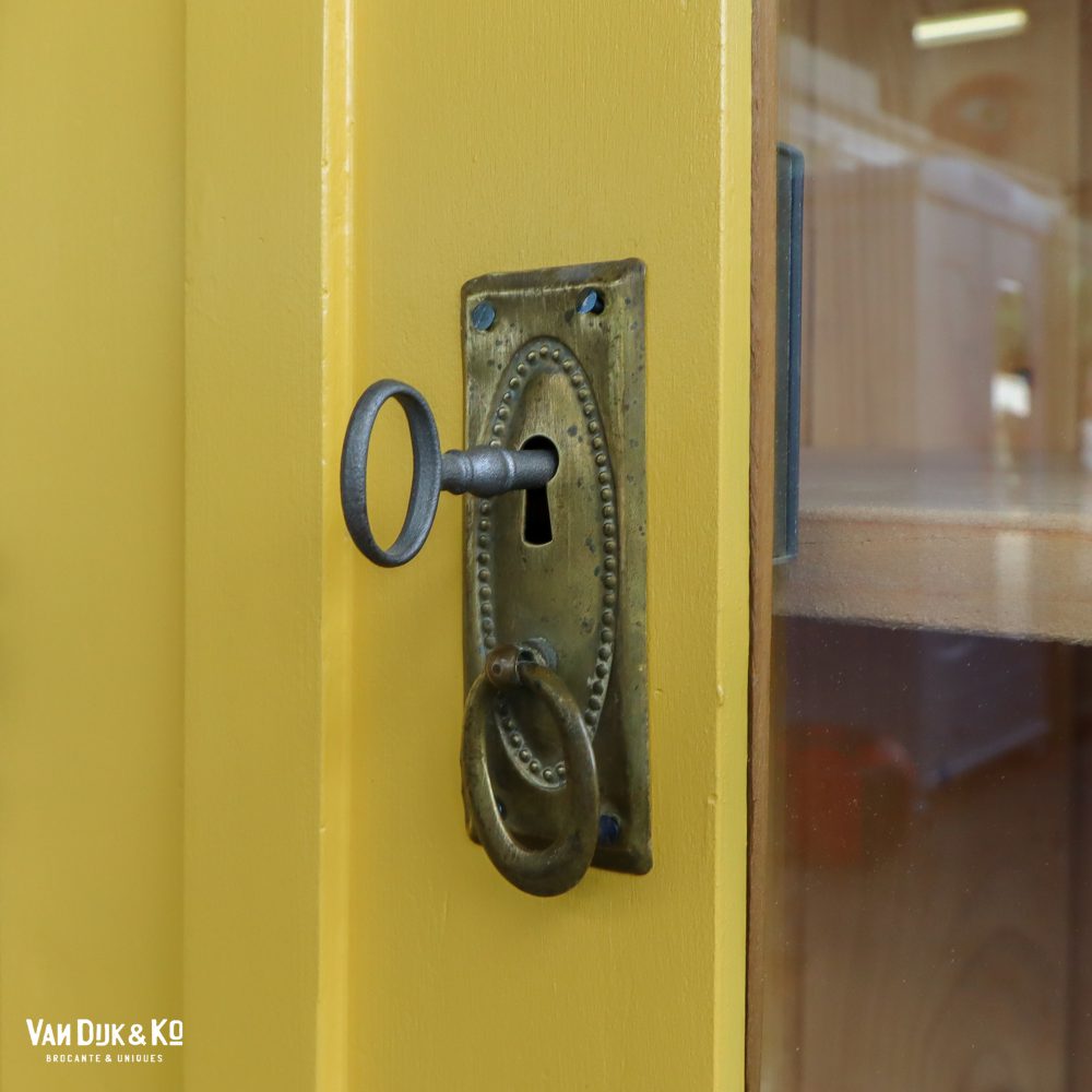 Gele vitrinekast - Afbeelding 4