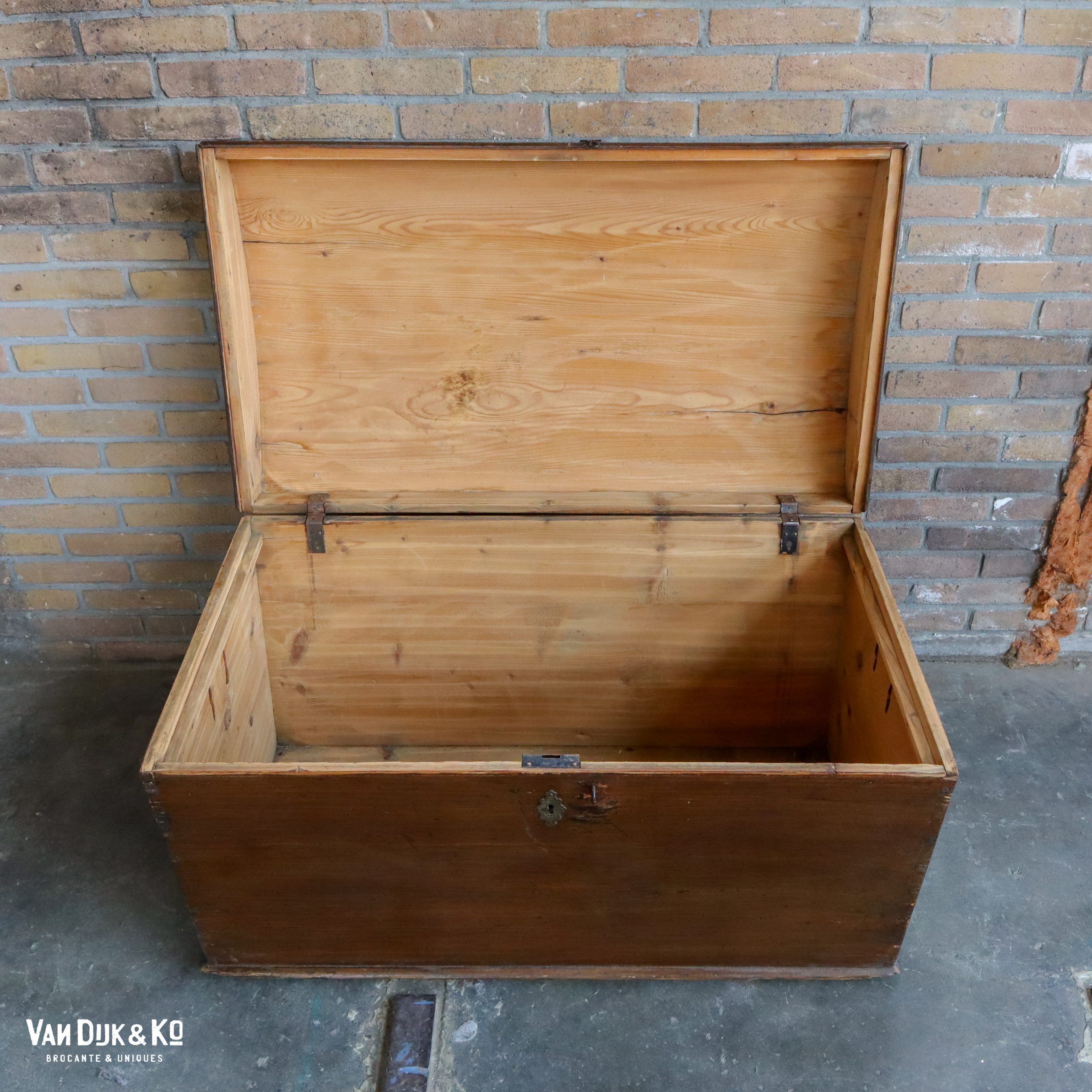 Brocante houten kist » Dijk &