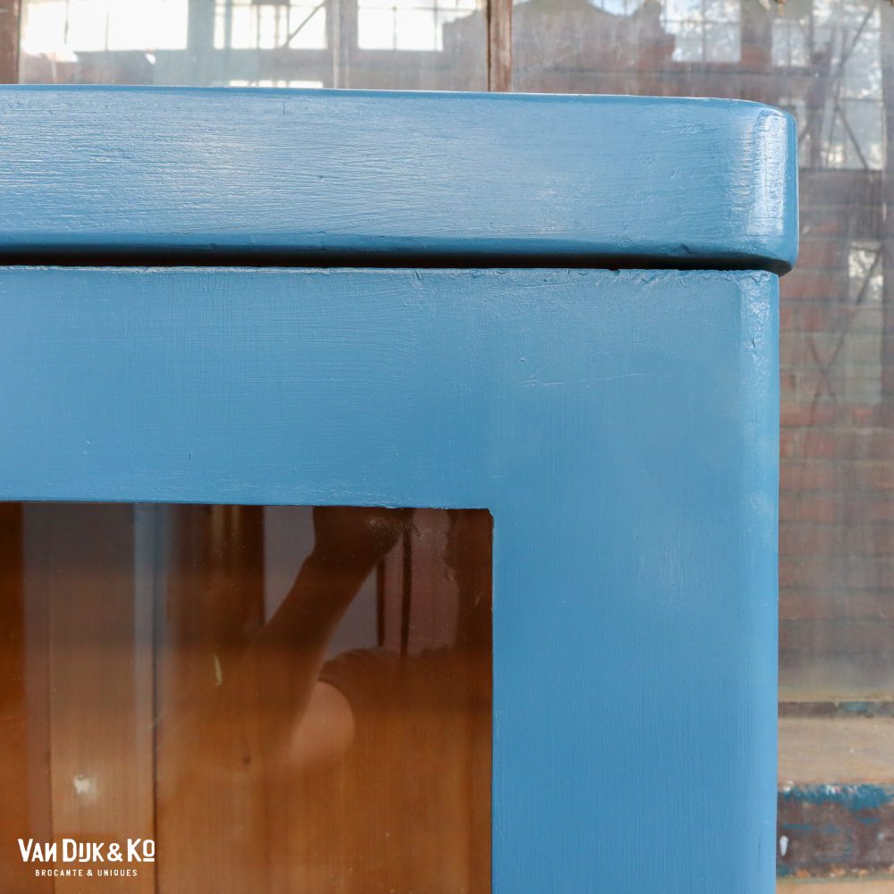 Blauwe eendeurs vitrinekast - Afbeelding 4