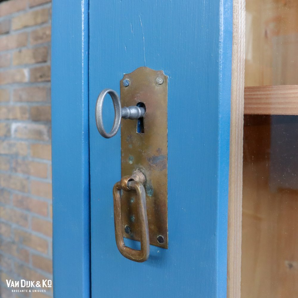 Blauwe eendeurs vitrinekast - Afbeelding 5