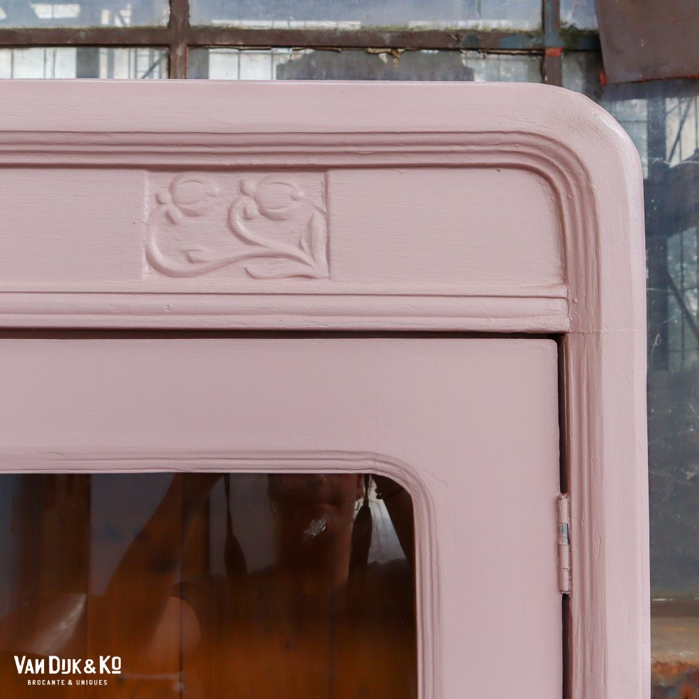 Roze vitrinekast met bloemen - Afbeelding 5