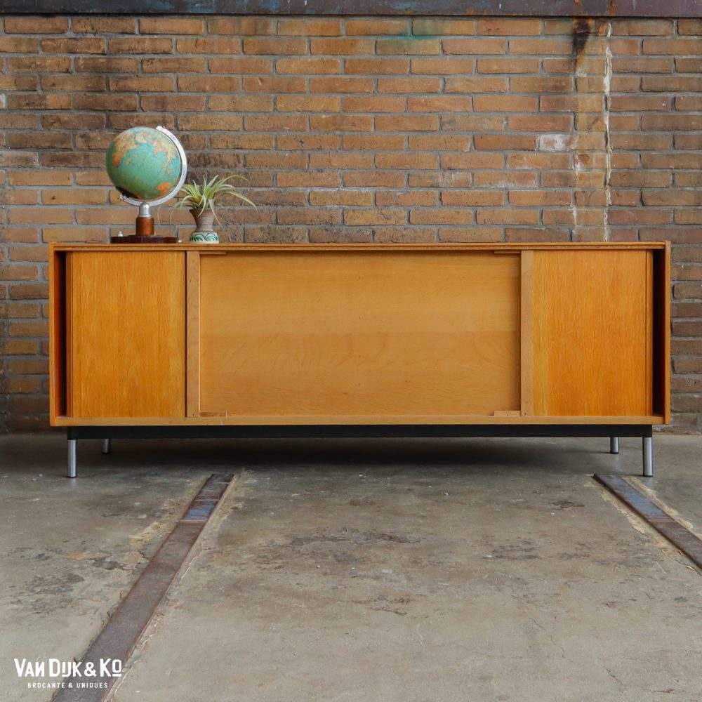 Vintage Eeka dressoir met verborgen schuifdeuren - Afbeelding 12