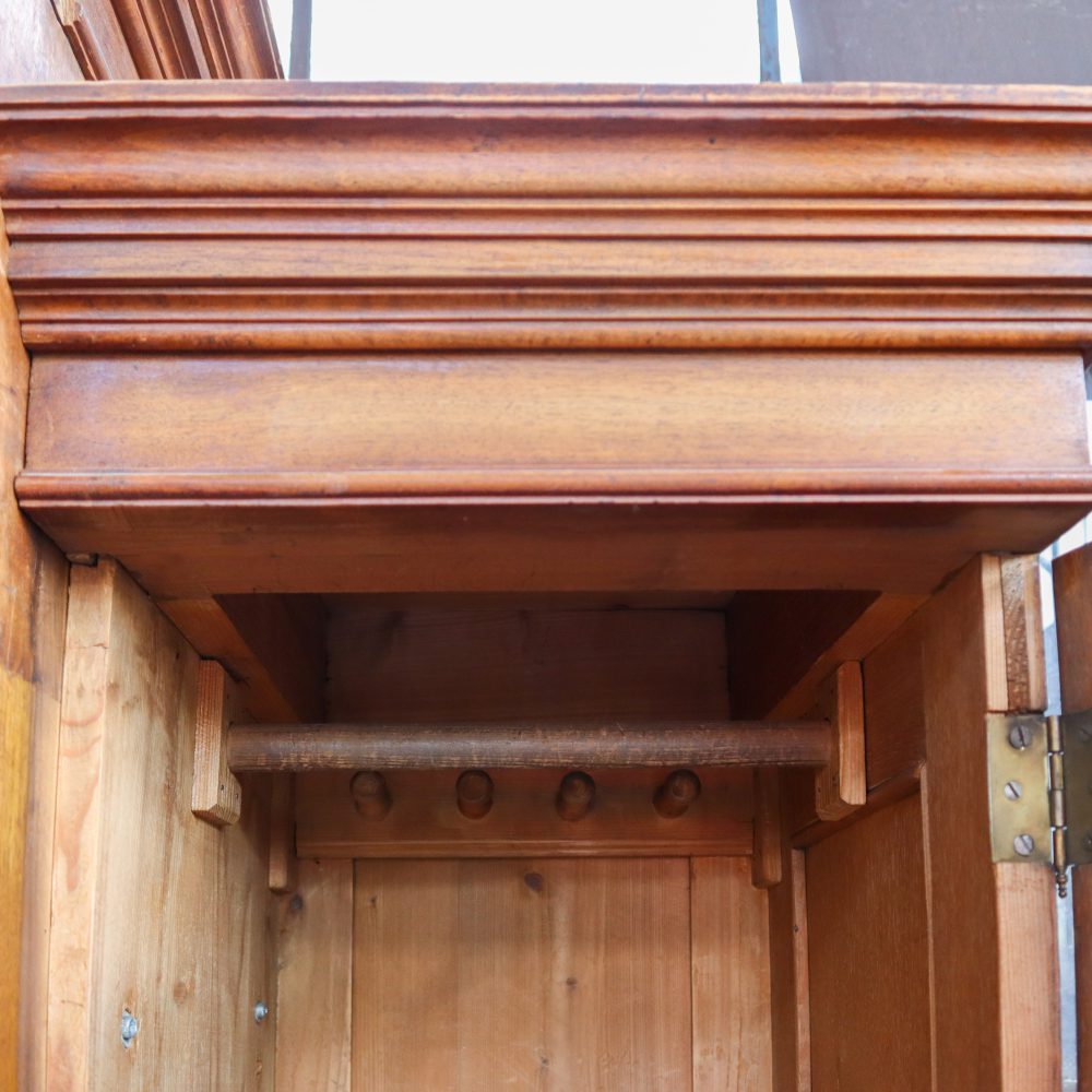 Brocante linnenkast met bloemen - Afbeelding 4
