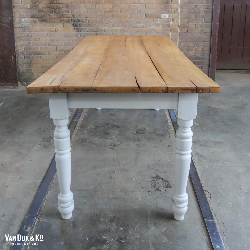 Landelijke houten tafel - Afbeelding 3
