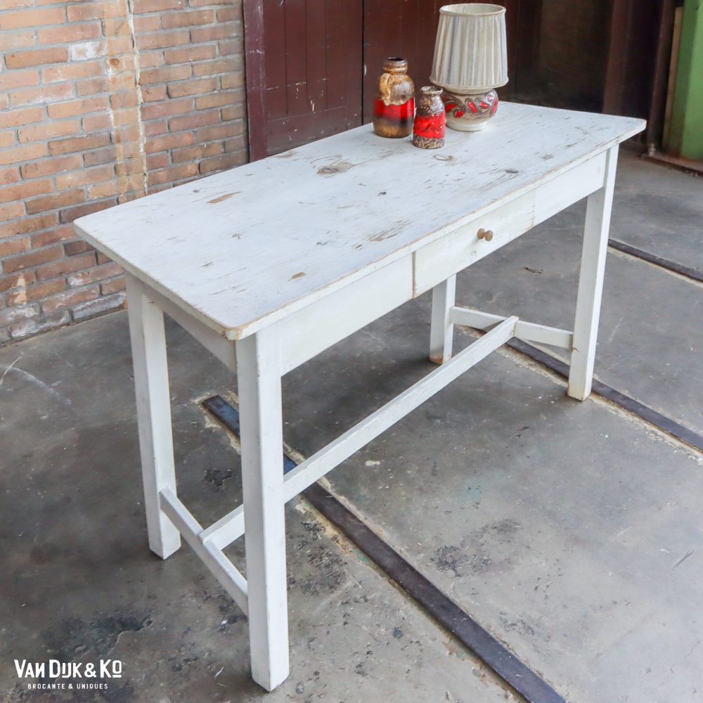 Brocante sidetable