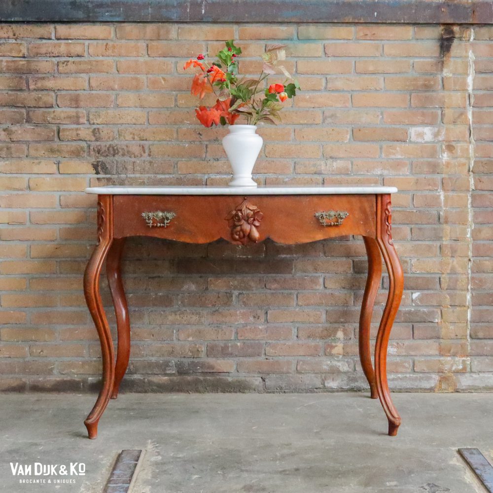 Sidetable met marmeren blad