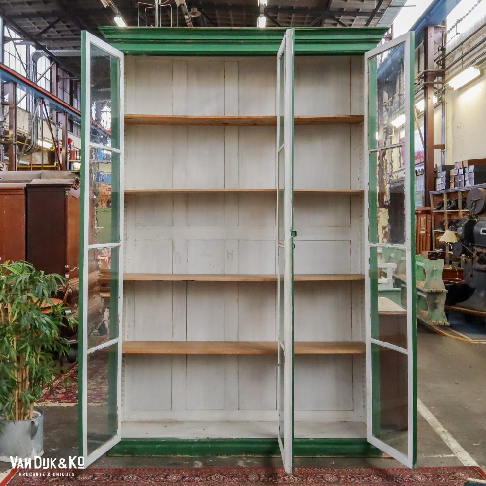 Hoge groene vitrinekast - Afbeelding 3