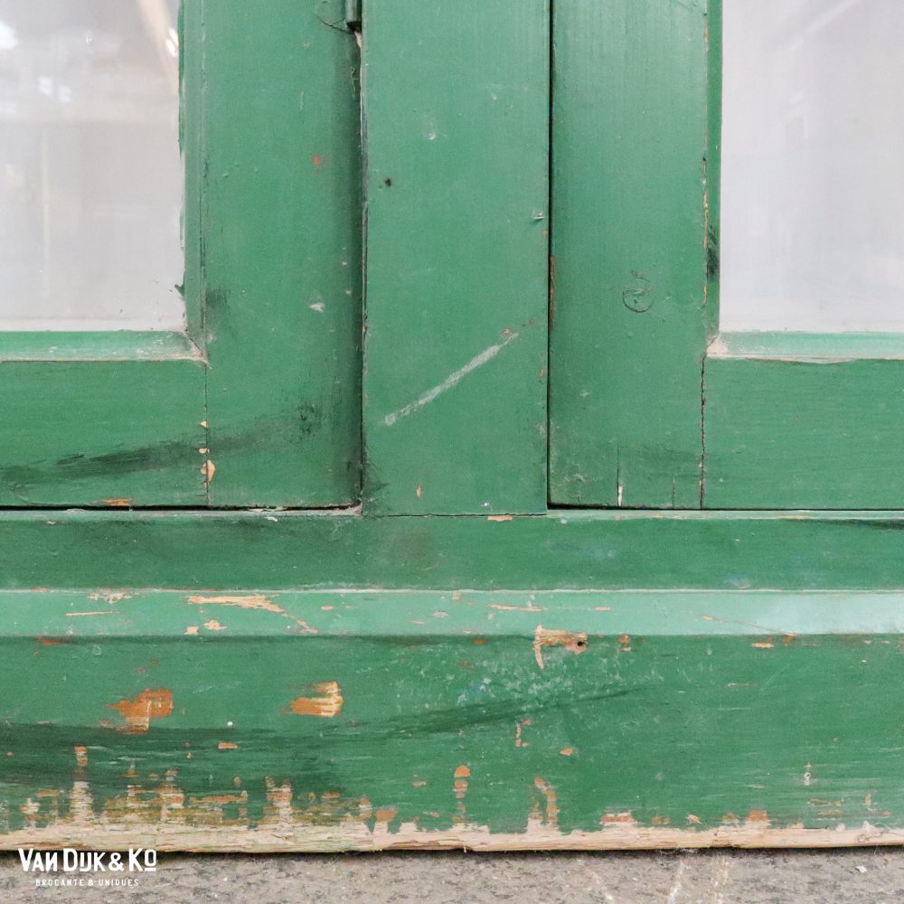 Hoge groene vitrinekast - Afbeelding 13