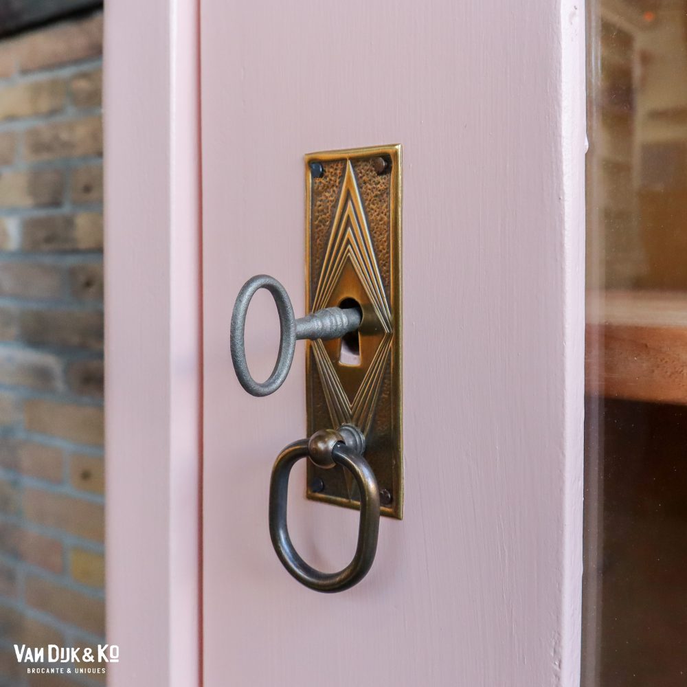 Roze eendeurs vitrinekast - Afbeelding 5
