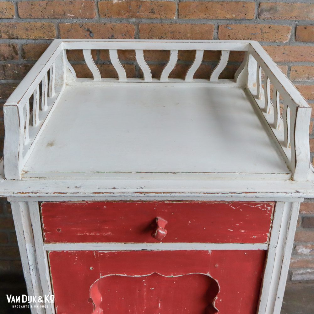 Brocante wit met rood nachtkastje - Afbeelding 4