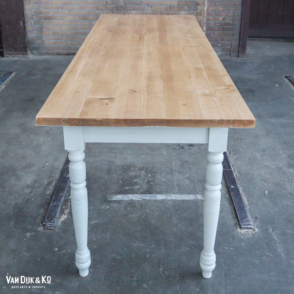 Landelijke houten tafel - Afbeelding 3