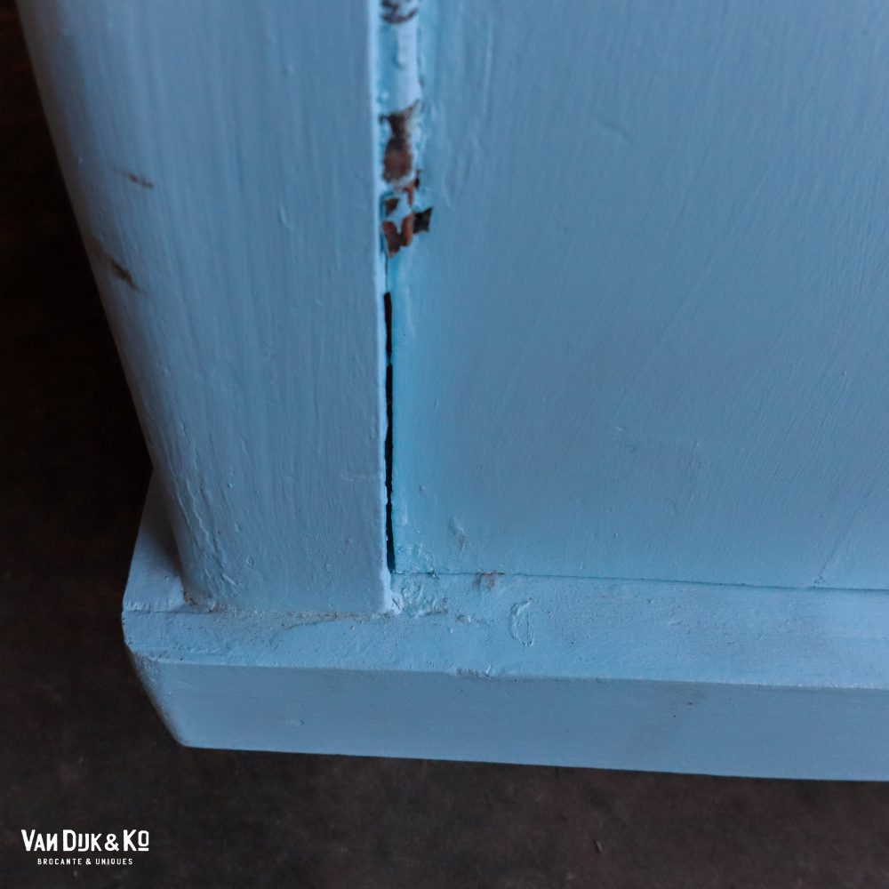 Blauwe eendeurs vitrinekast - Afbeelding 8