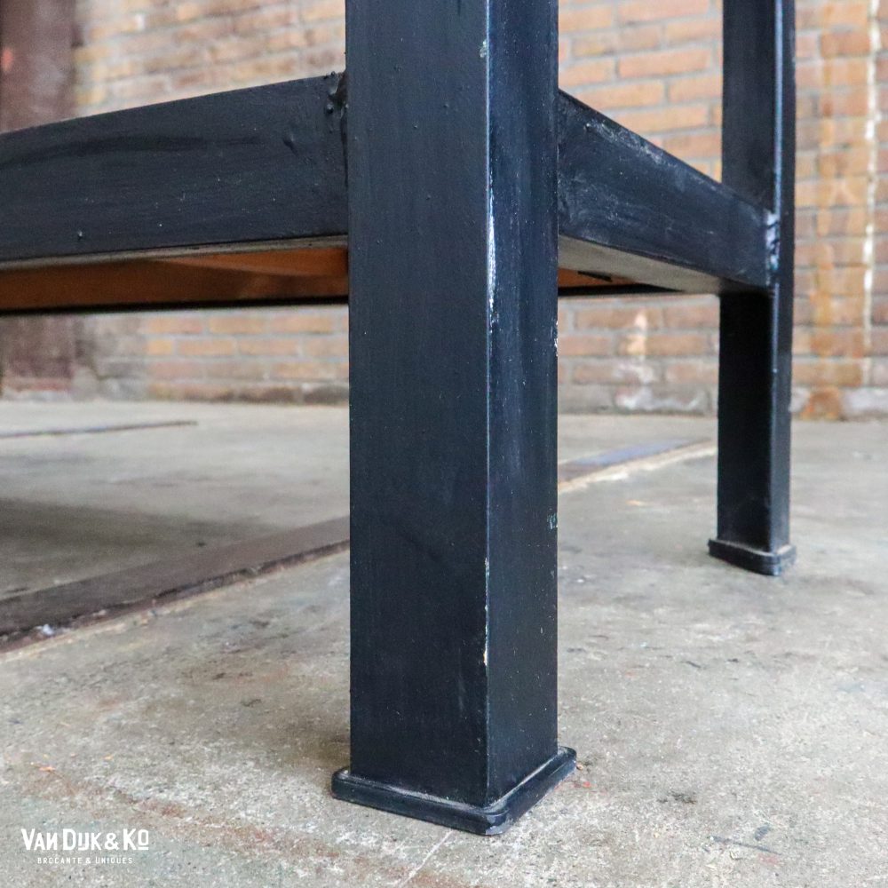 Metalen rek met houten planken - Afbeelding 7