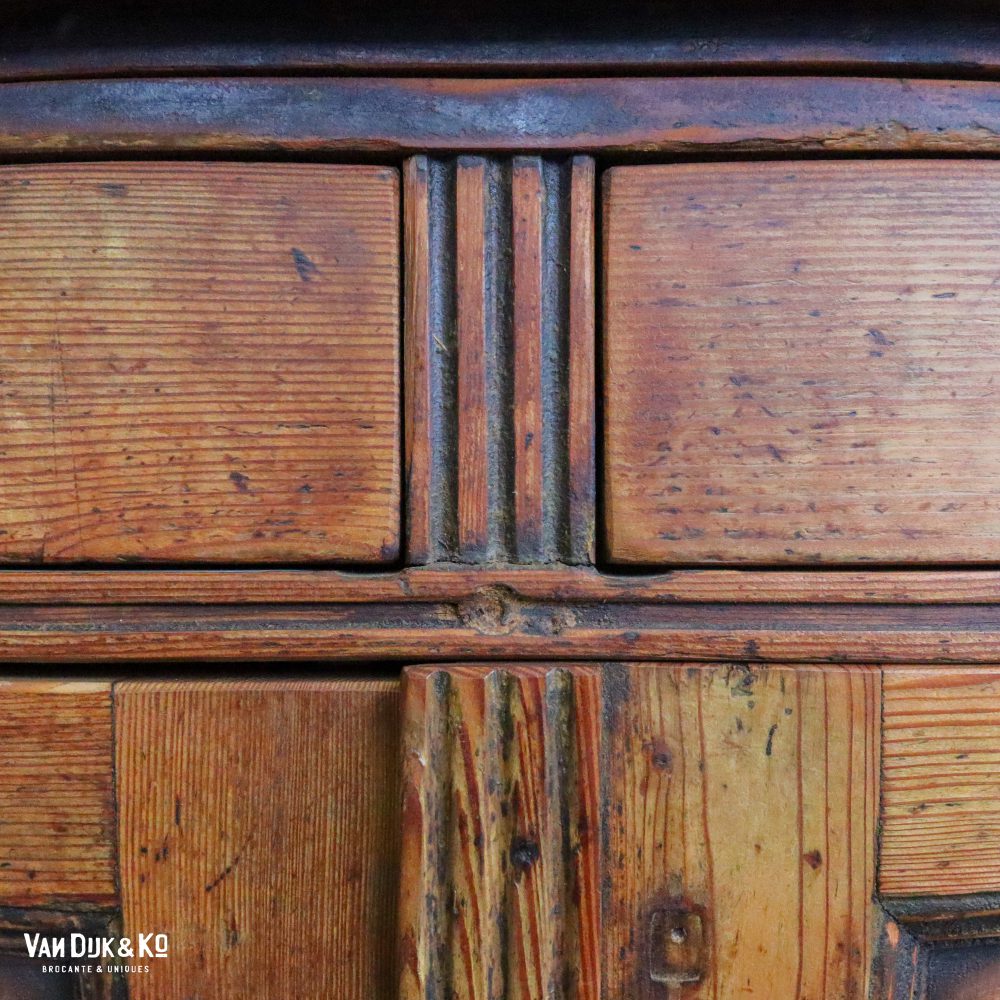 Brocante dressoir met uitschuifbare plank - Afbeelding 8