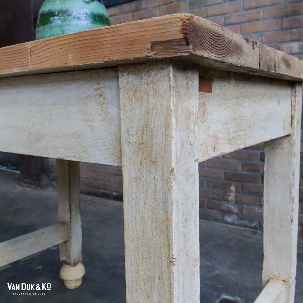Robuuste houten tafel - Afbeelding 6