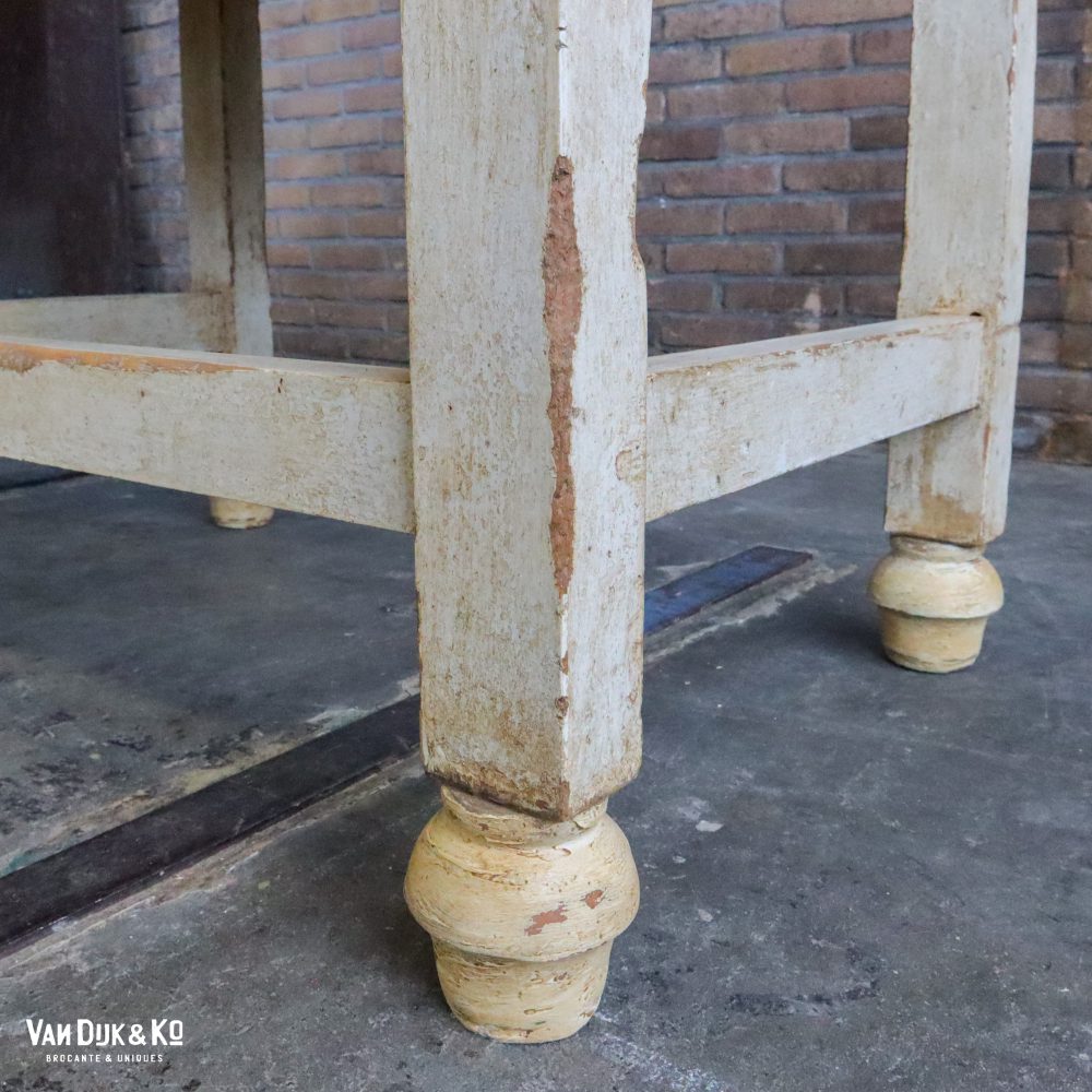 Robuuste houten tafel - Afbeelding 8