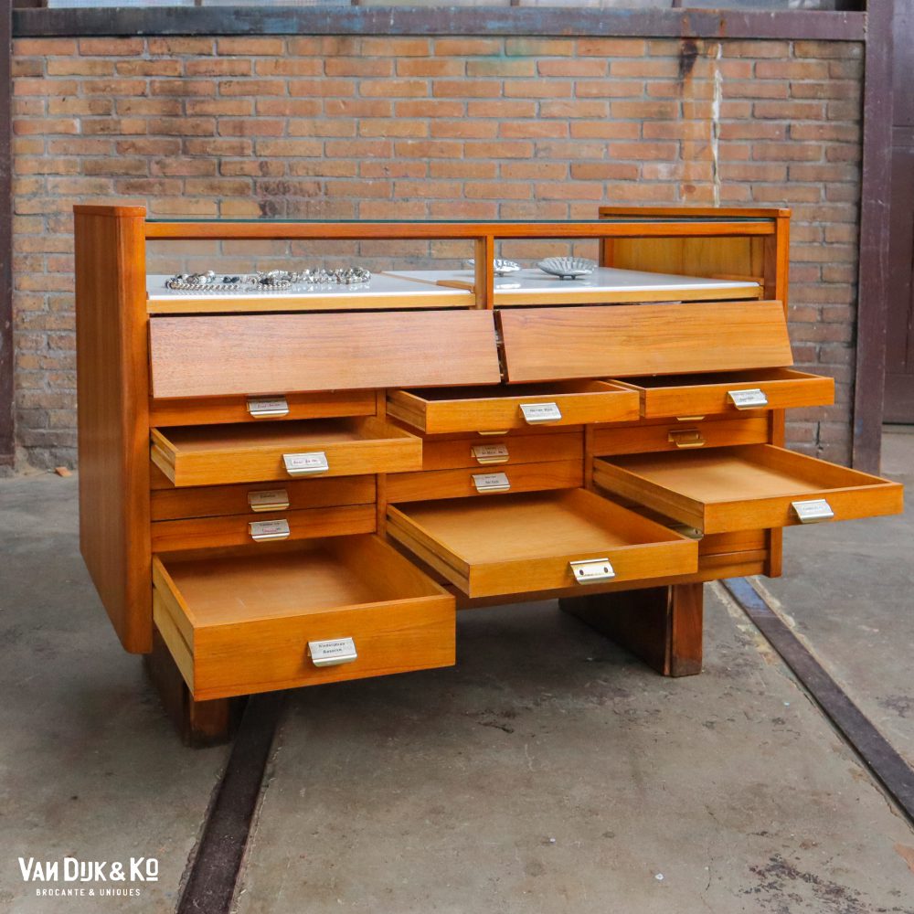 Vintage toonbank met lades - Afbeelding 4
